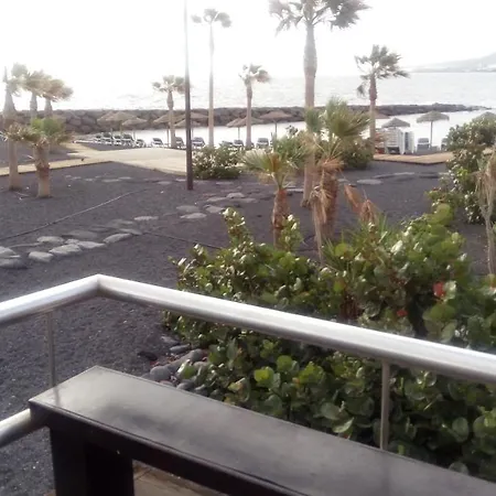 Finca Oasis Mango,holiday Home, Vivienda Vacacional, Comunal Pool, Sea View From Private Terraces,3 Mins To Town By Car, Wifi, Netflix Casa de Férias Candelaria