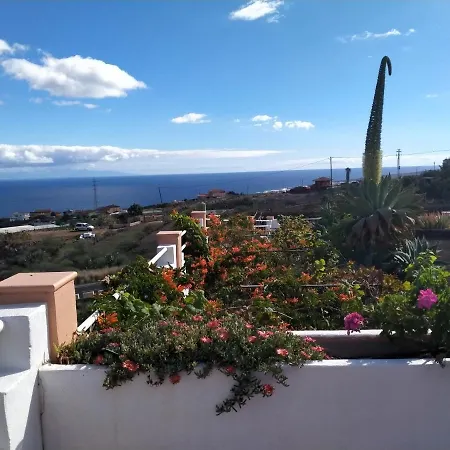 Finca Oasis Mango,holiday Home, Vivienda Vacacional, Comunal Pool, Sea View From Private Terraces,3 Mins To Town By Car, Wifi, Netflix Casa de Férias *