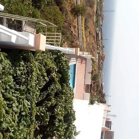 Finca Oasis Mango,holiday Home, Vivienda Vacacional, Comunal Pool, Sea View From Private Terraces,3 Mins To Town By Car, Wifi, Netflix Hébergement de vacances *