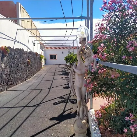 Finca Oasis Mango,holiday Home, Vivienda Vacacional, Comunal Pool, Sea View From Private Terraces,3 Mins To Town By Car, Wifi, Netflix Candelaria